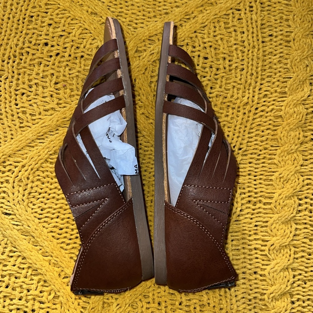 NWOT Sonoma Size 8 Brown Sandals - Picture 6 of 9